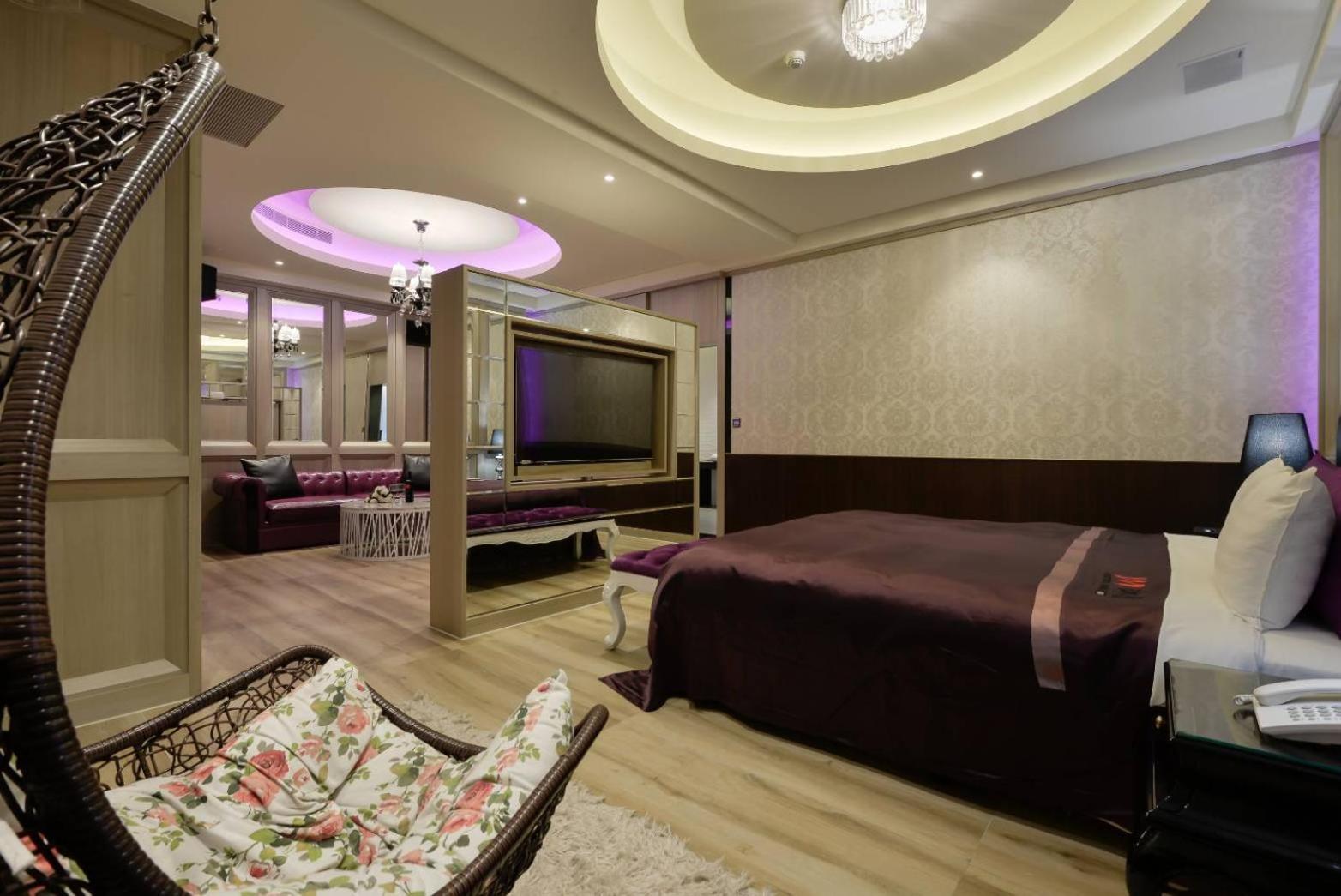 M Hotel Caotun Bagian luar foto