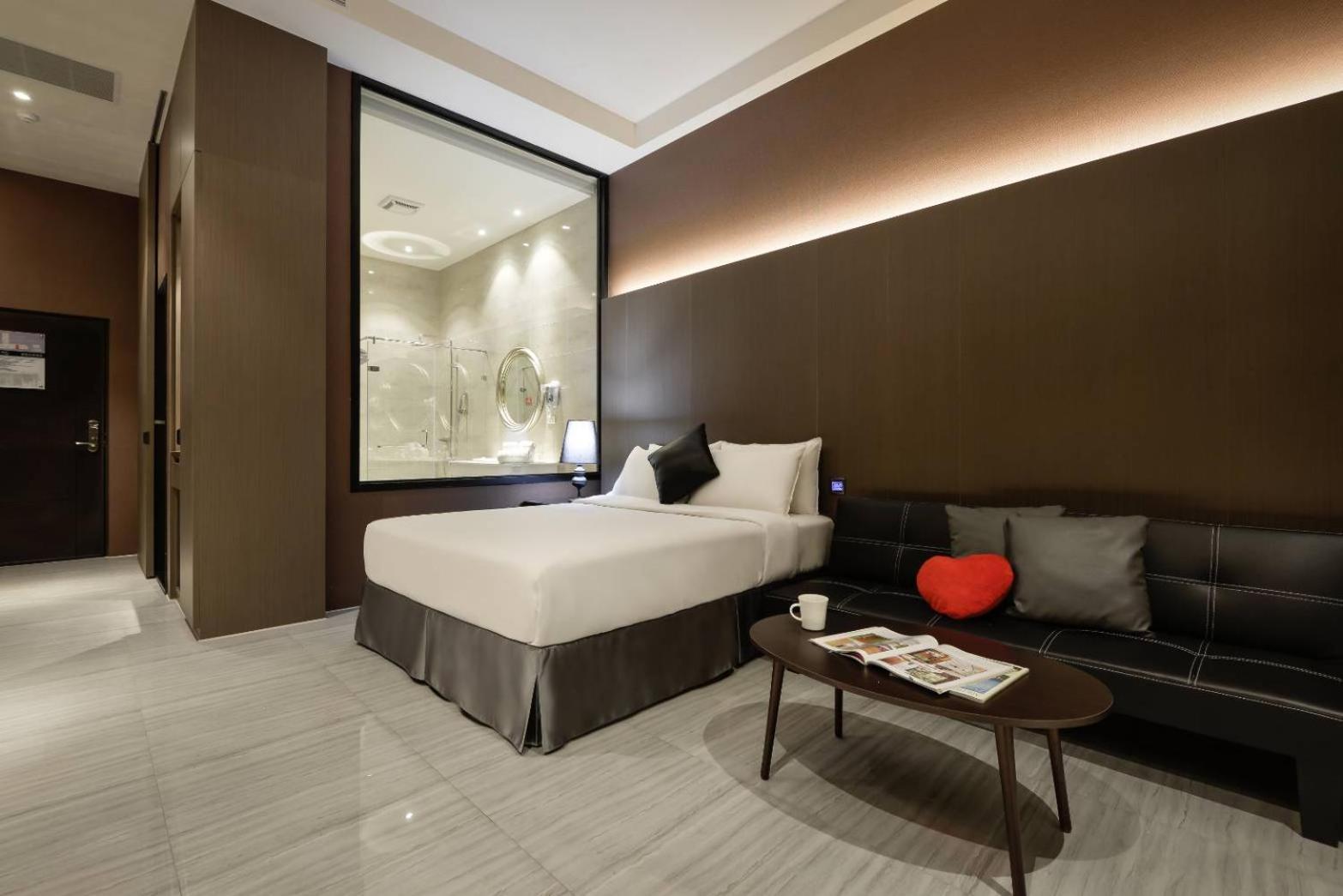 M Hotel Caotun Bagian luar foto