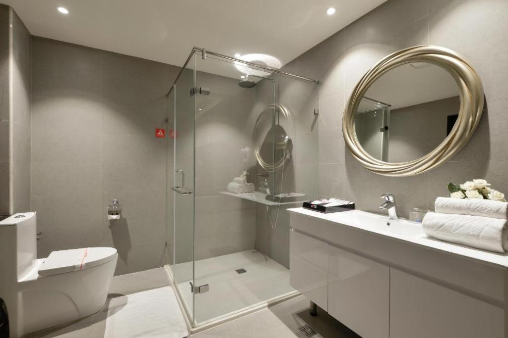 M Hotel Caotun Bagian luar foto