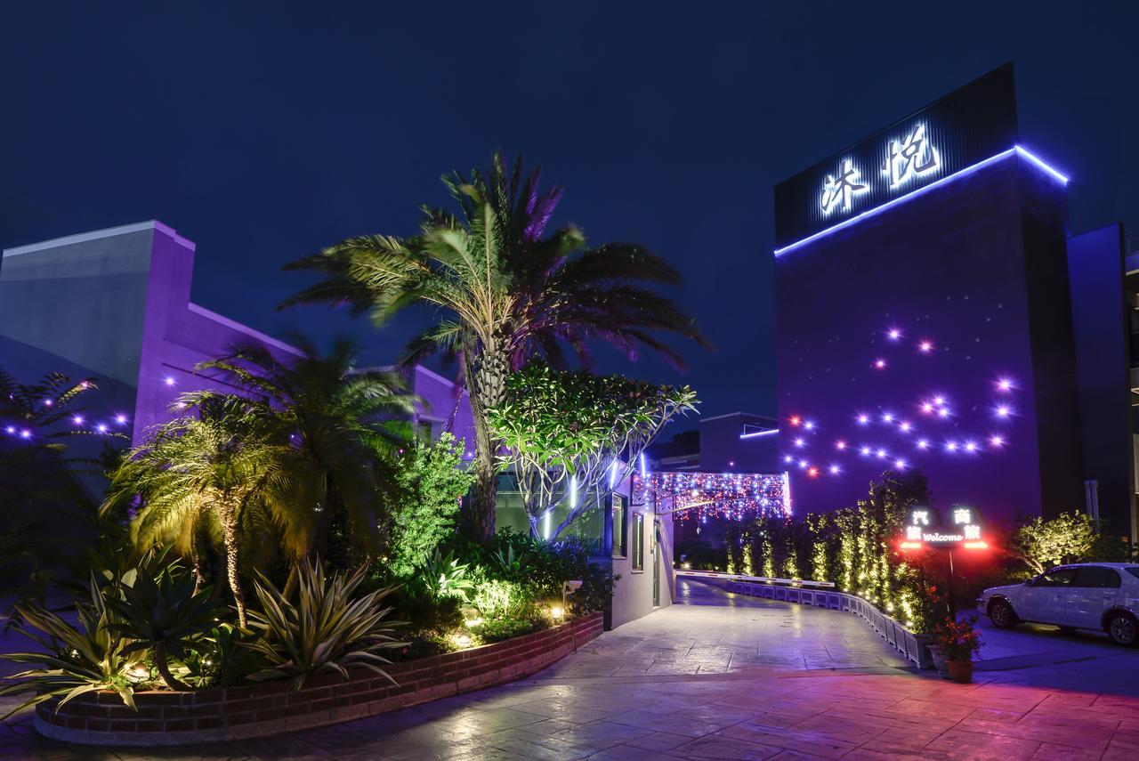 M Hotel Caotun Bagian luar foto